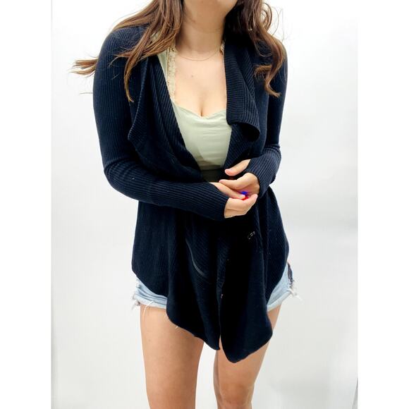 Lululemon black waterfall cardigan - Picture 2 of 9